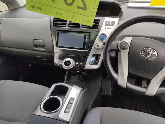 TOYOTA PRIUS ALPHA