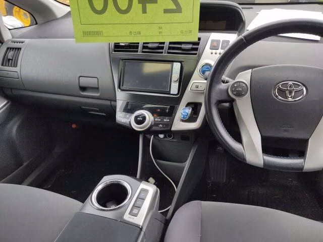 TOYOTA PRIUS ALPHA