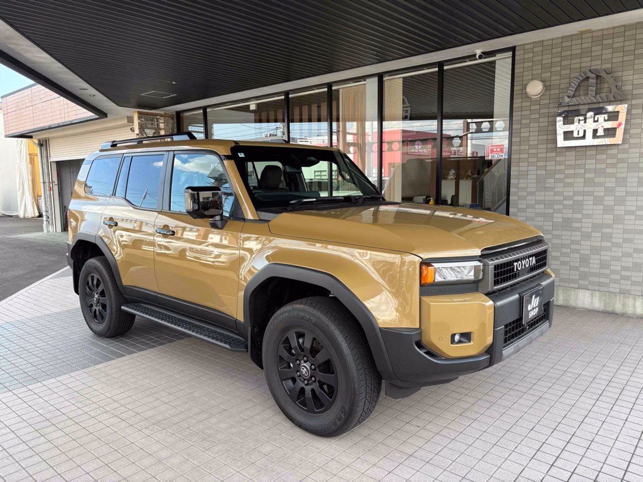 TOYOTA LAND CRUISER PRADO