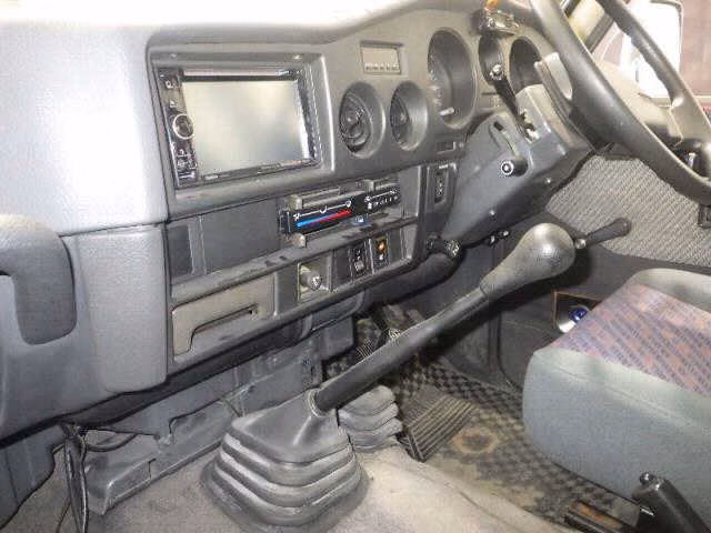 TOYOTA LAND CRUISER