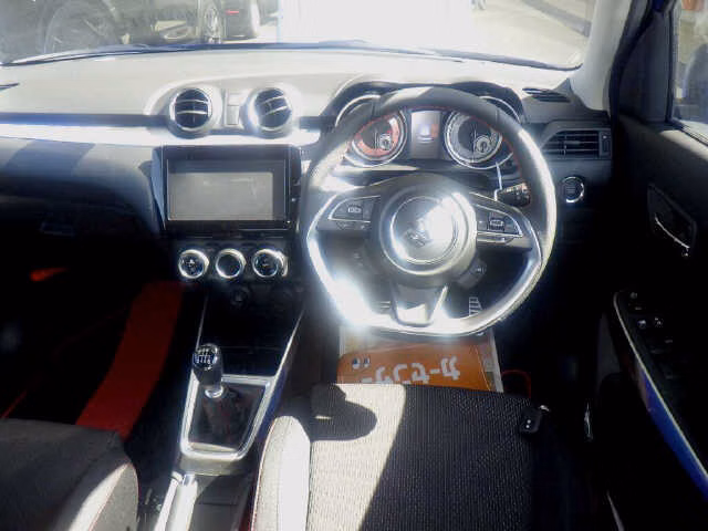 SUZUKI SWIFT