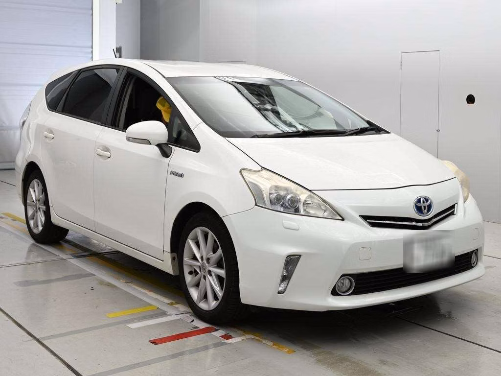 TOYOTA PRIUS ALPHA