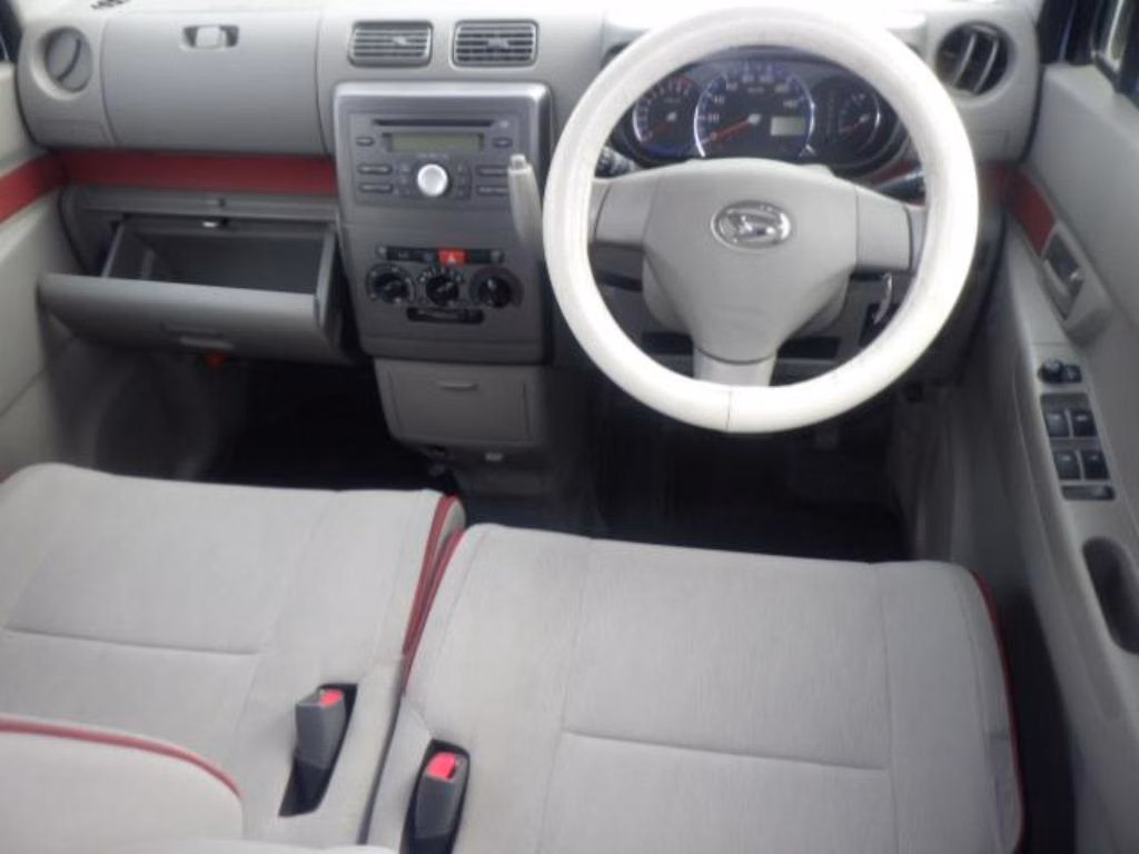 DAIHATSU MOVE CONTE