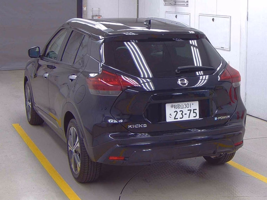 NISSAN KICKS