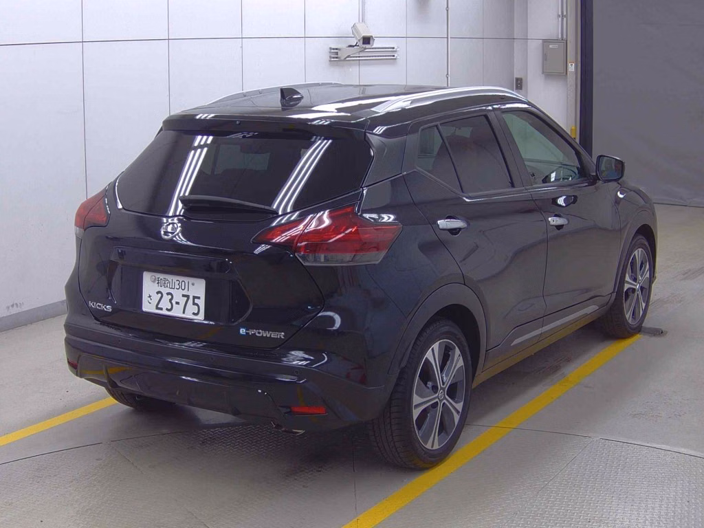 NISSAN KICKS