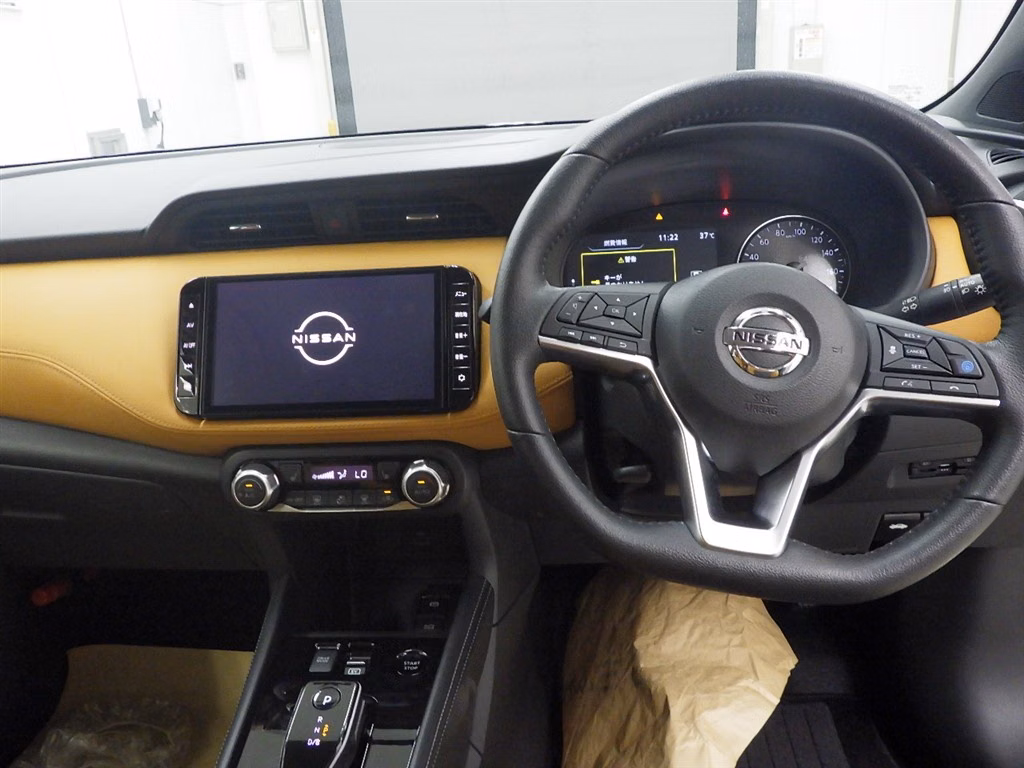 NISSAN KICKS