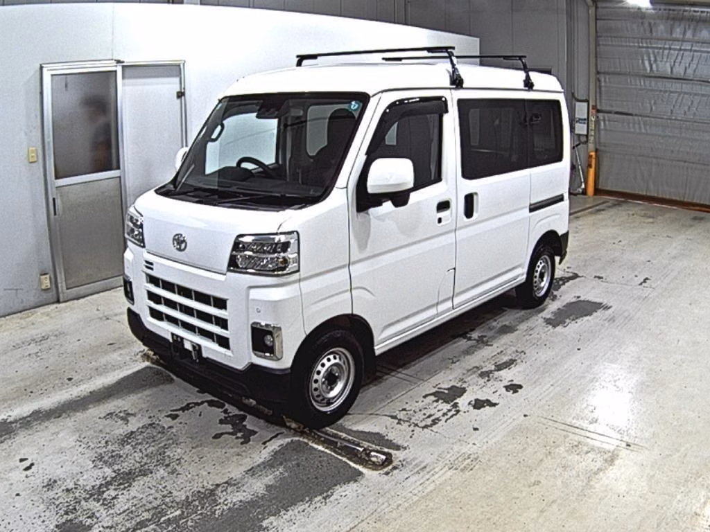 TOYOTA PIXIS VAN