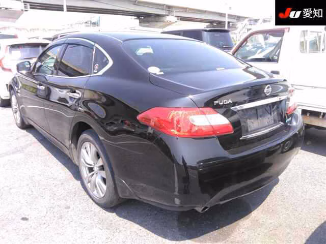 NISSAN FUGA