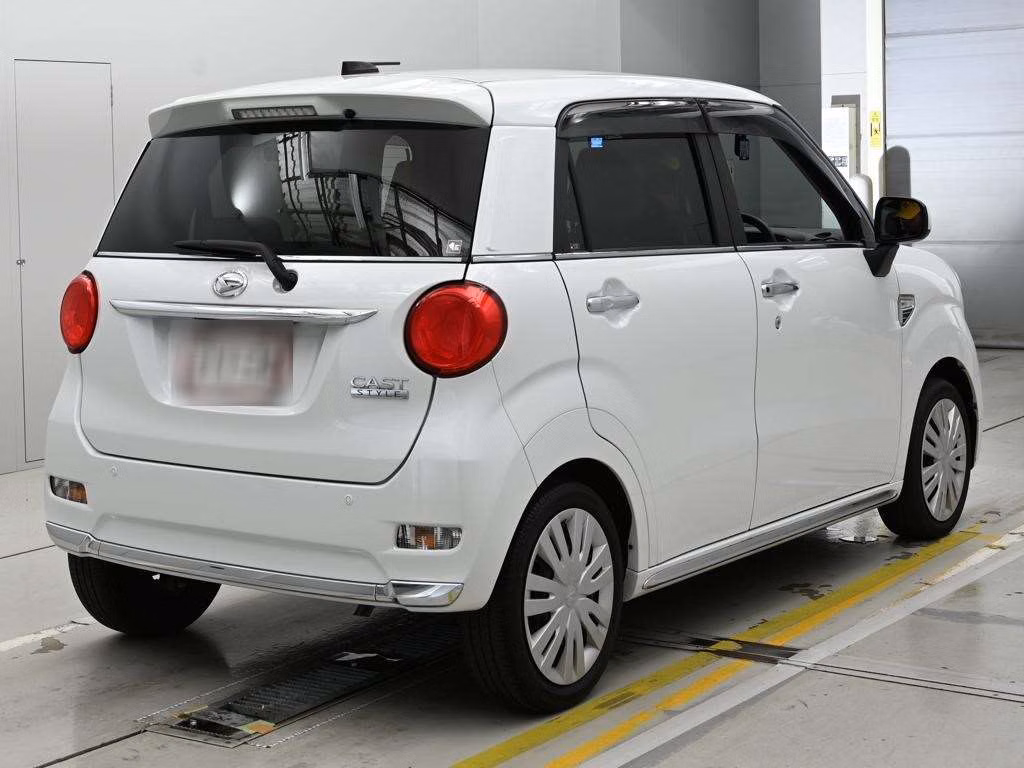 DAIHATSU CAST