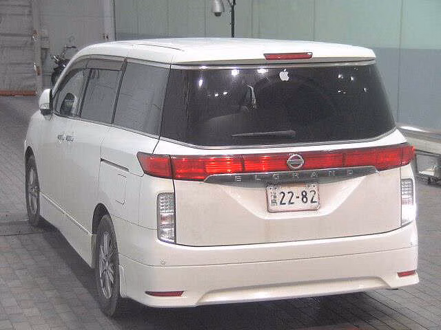 NISSAN ELGRAND