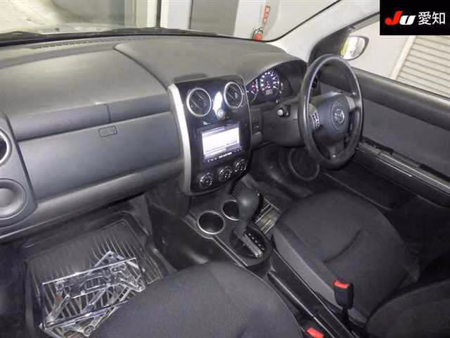MAZDA VERISA