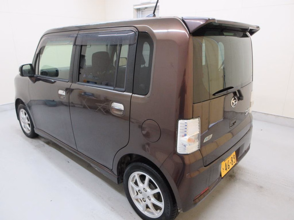 DAIHATSU MOVE CONTE
