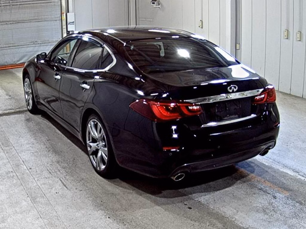 NISSAN FUGA