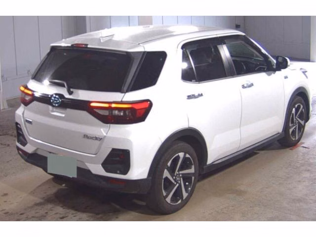 DAIHATSU ROCKY