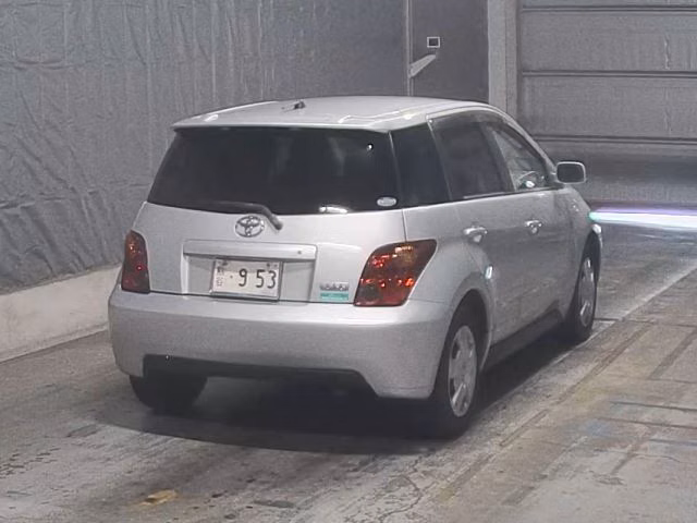 TOYOTA IST