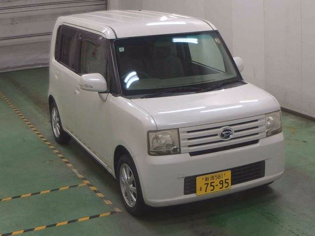 DAIHATSU MOVE CONTE