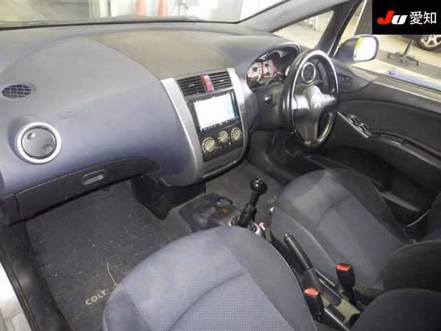 MITSUBISHI COLT
