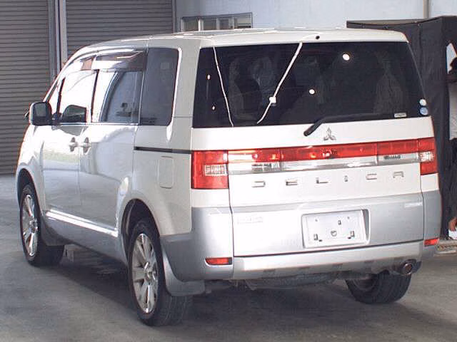 MITSUBISHI DELICA D:5