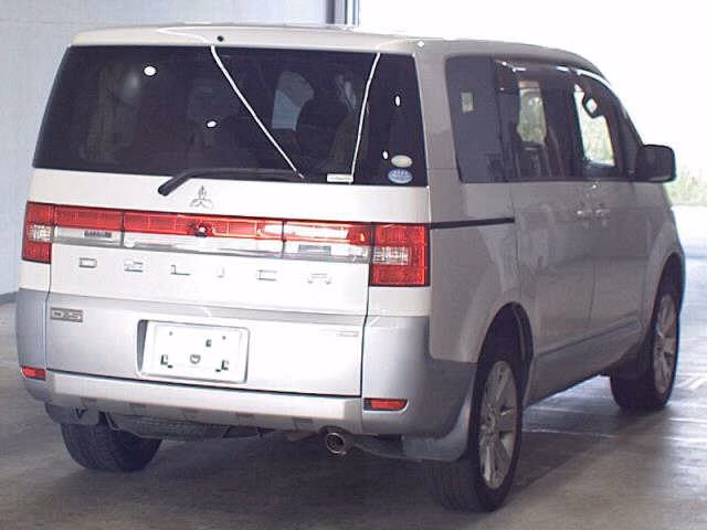MITSUBISHI DELICA D:5