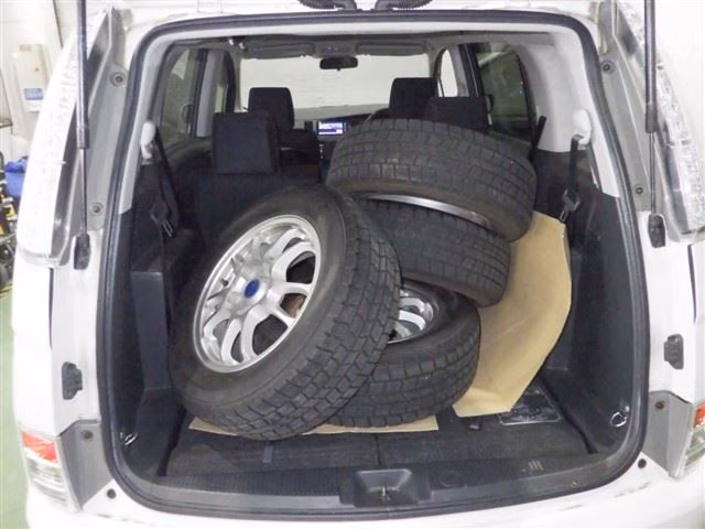TOYOTA ISIS