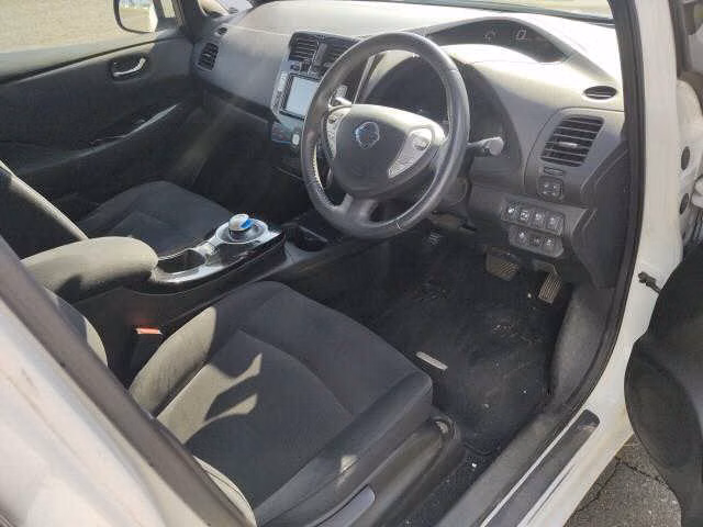 NISSAN LEAF