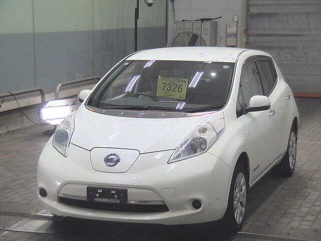 NISSAN LEAF