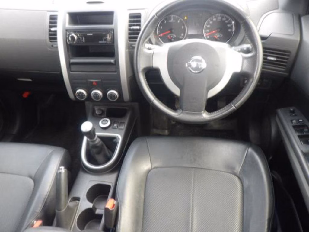 NISSAN X-TRAIL