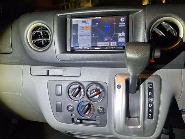 NISSAN NV350 CARAVAN