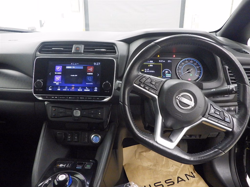 NISSAN LEAF