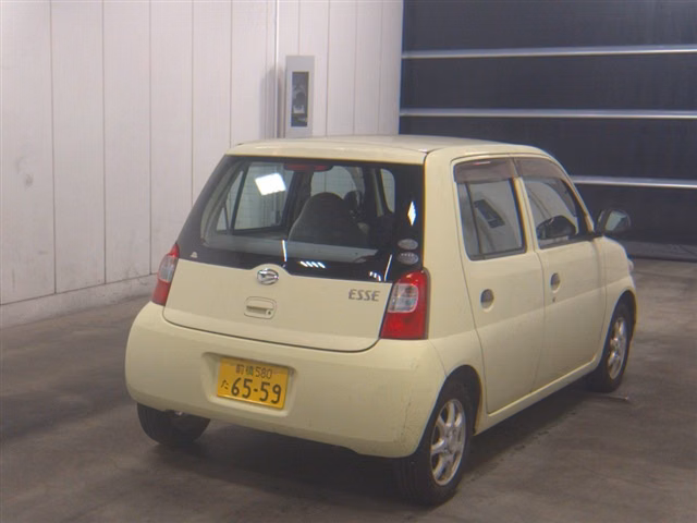 DAIHATSU ESSE