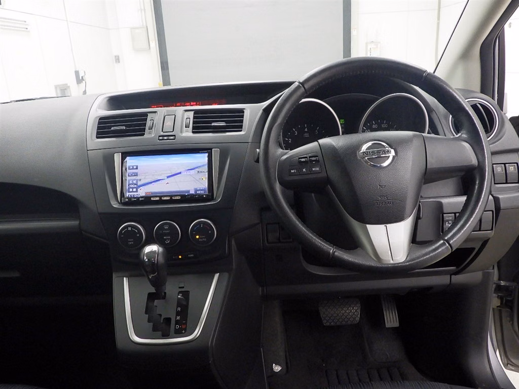 NISSAN LAFESTA