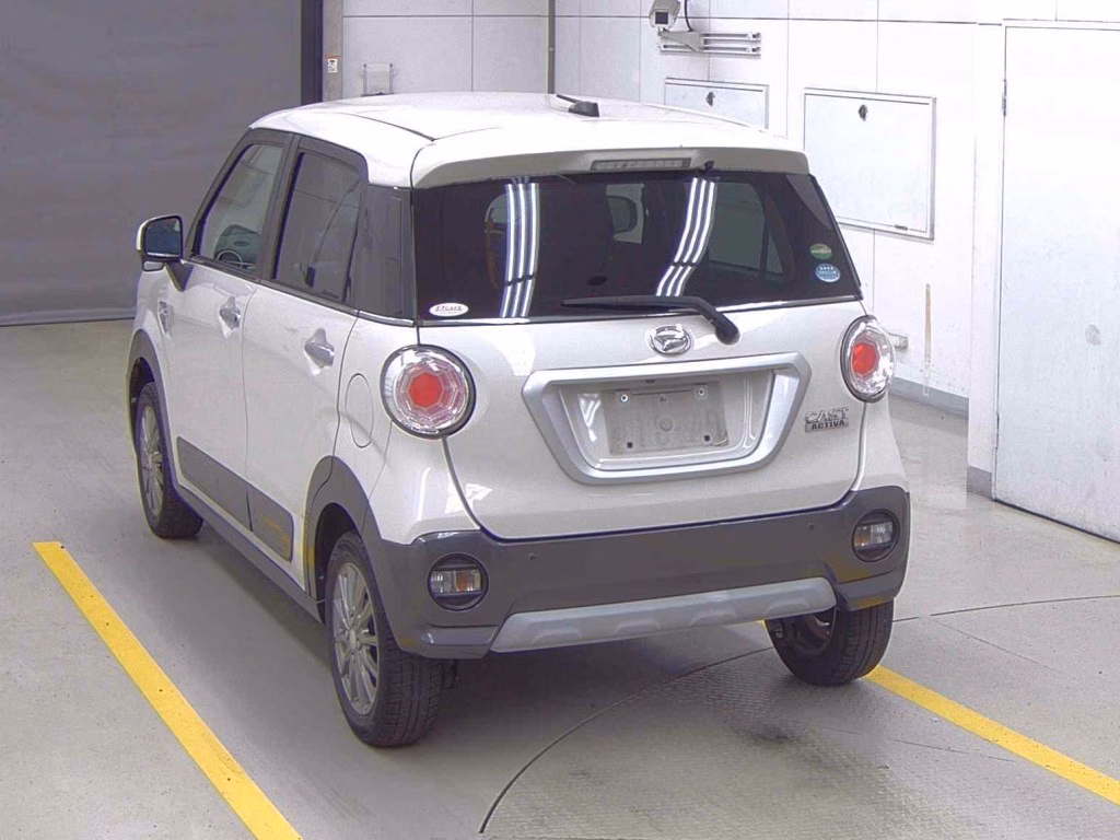 DAIHATSU CAST