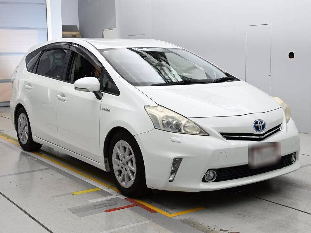 TOYOTA PRIUS ALPHA