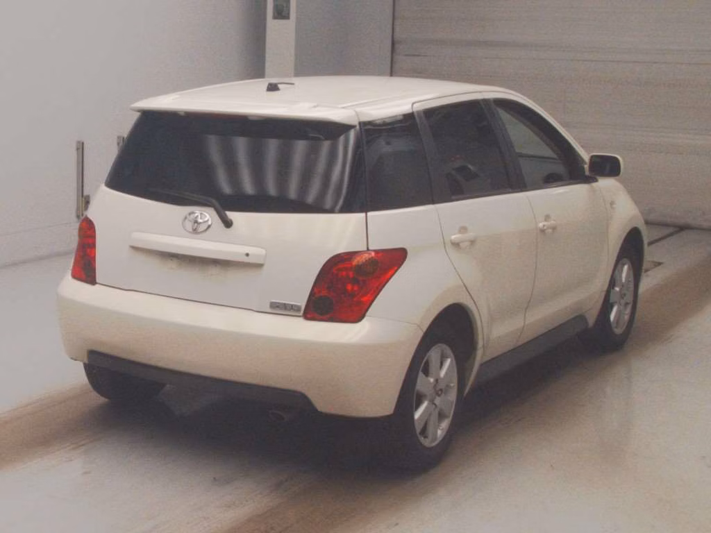 TOYOTA IST