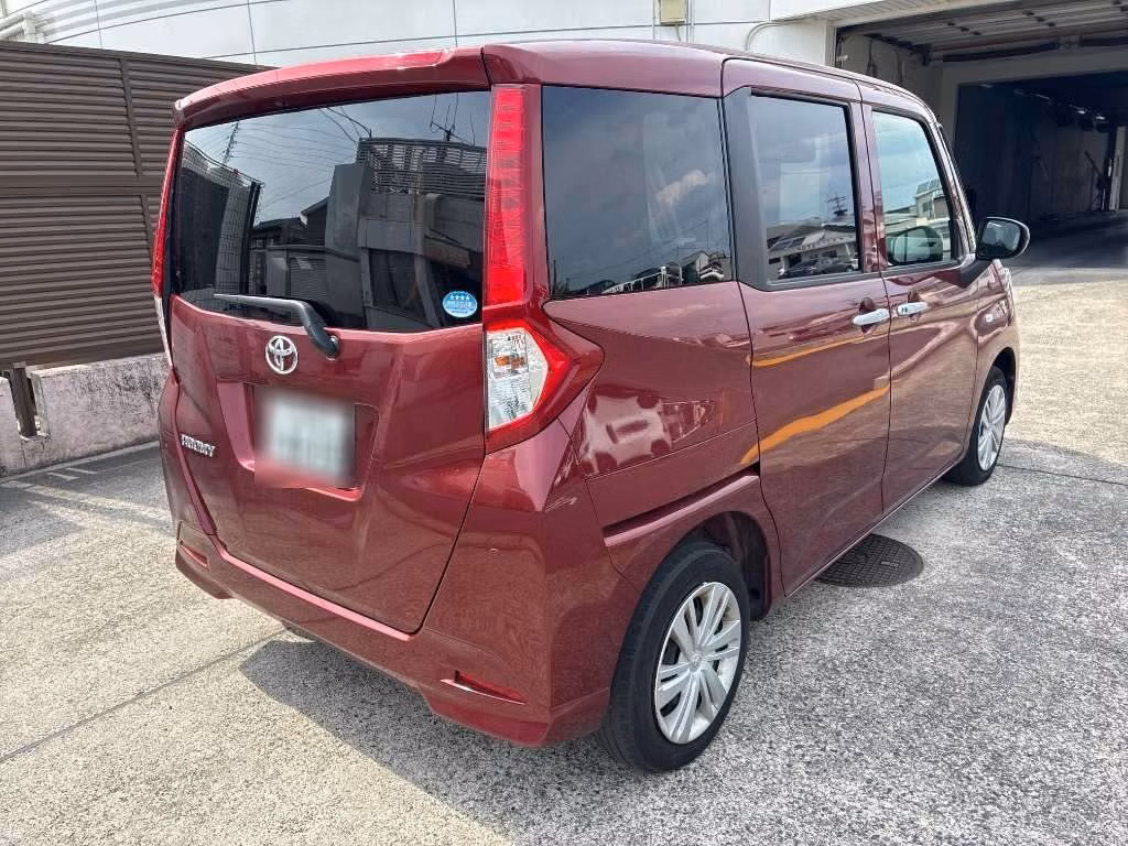 TOYOTA ROOMY