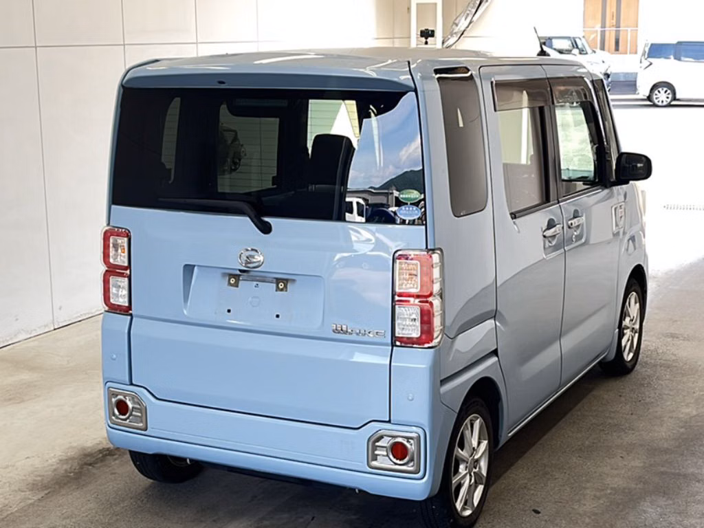 DAIHATSU WAKE