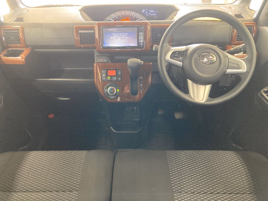 DAIHATSU WAKE