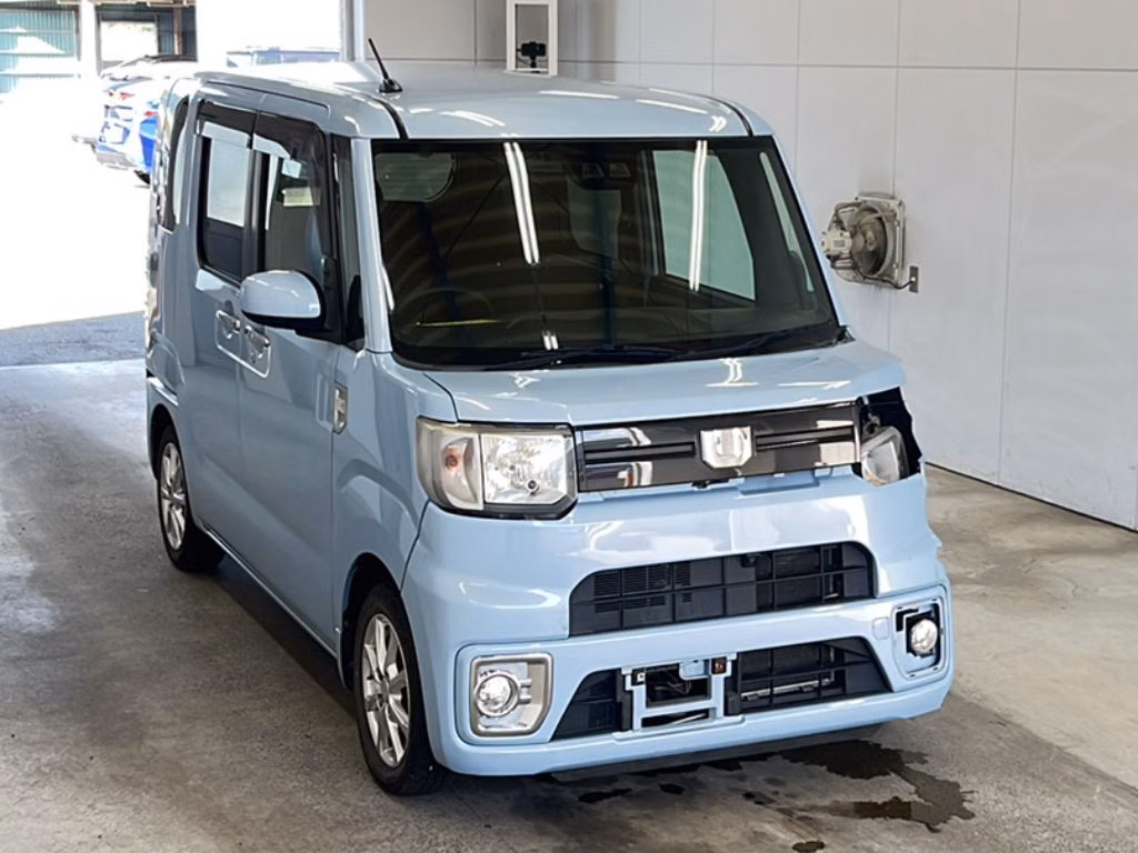 DAIHATSU WAKE