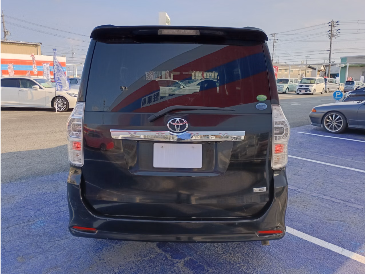 TOYOTA VOXY
