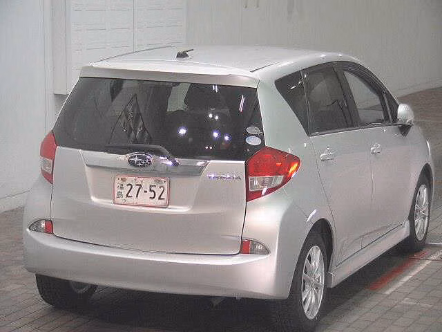 SUBARU TREZIA