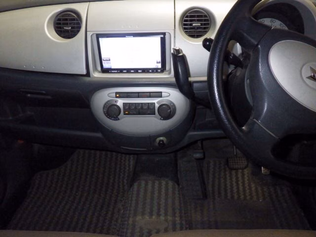 DAIHATSU MOVE LATTE
