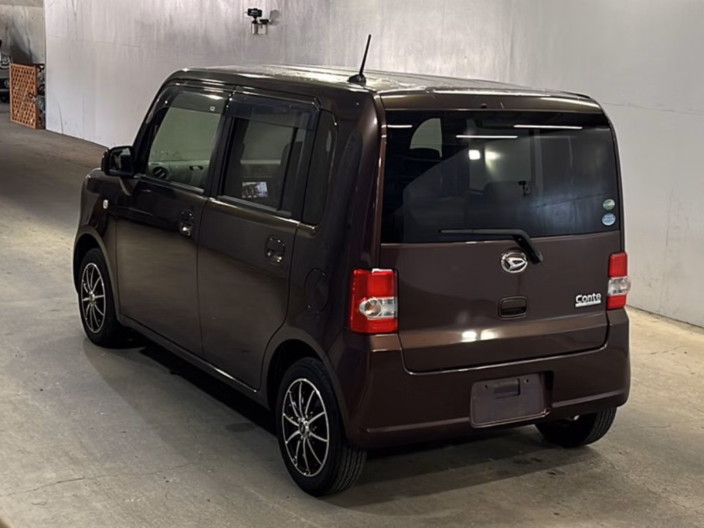 DAIHATSU MOVE CONTE