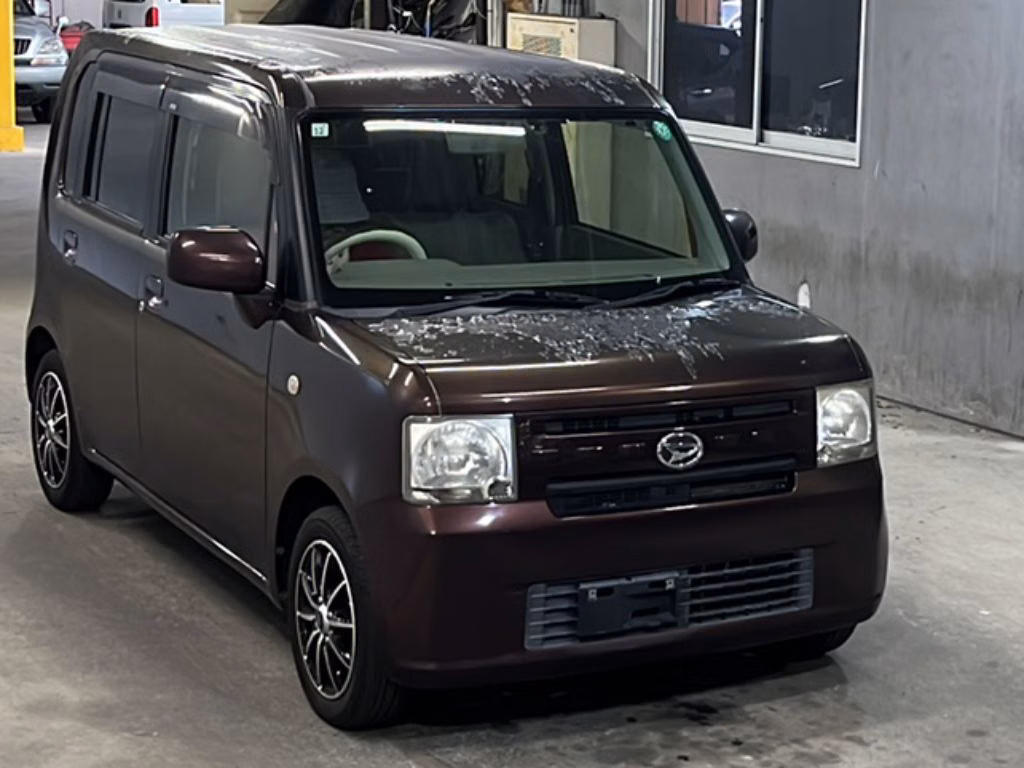 DAIHATSU MOVE CONTE