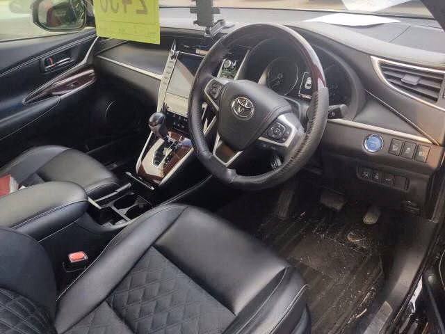 TOYOTA HARRIER