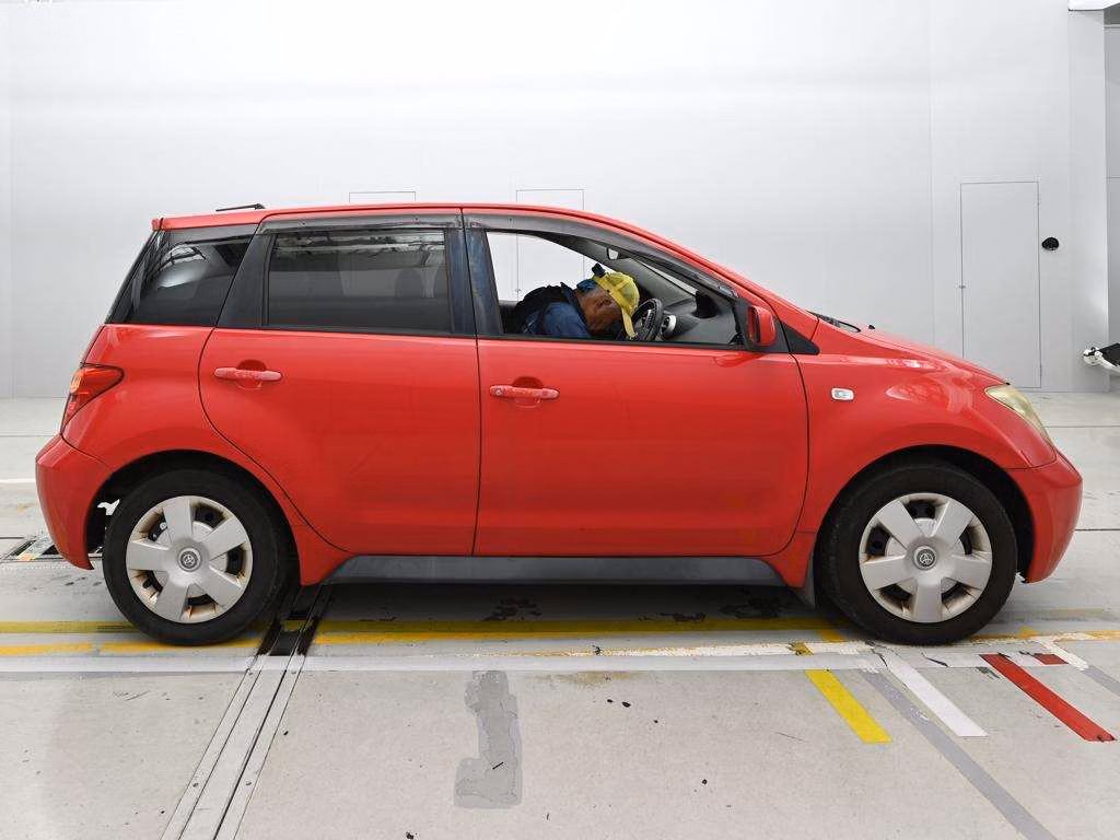 TOYOTA IST
