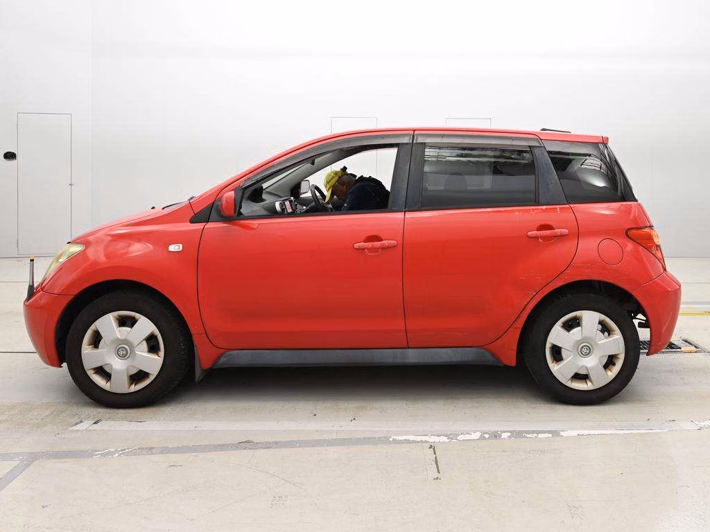 TOYOTA IST