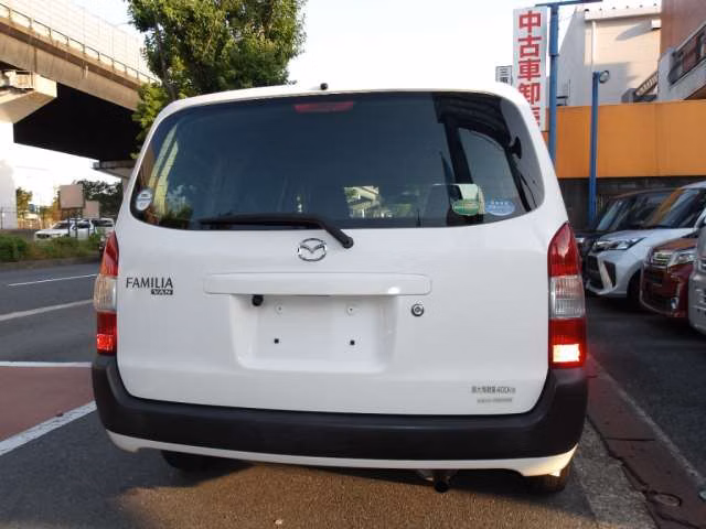 MAZDA FAMILIA