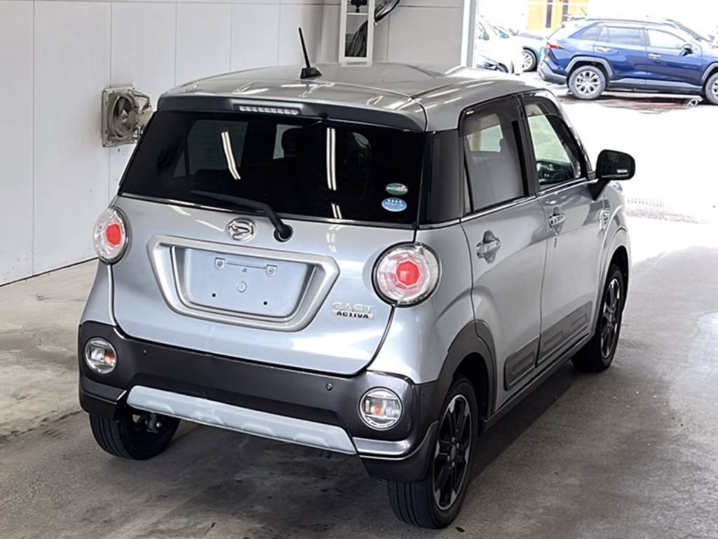 DAIHATSU CAST