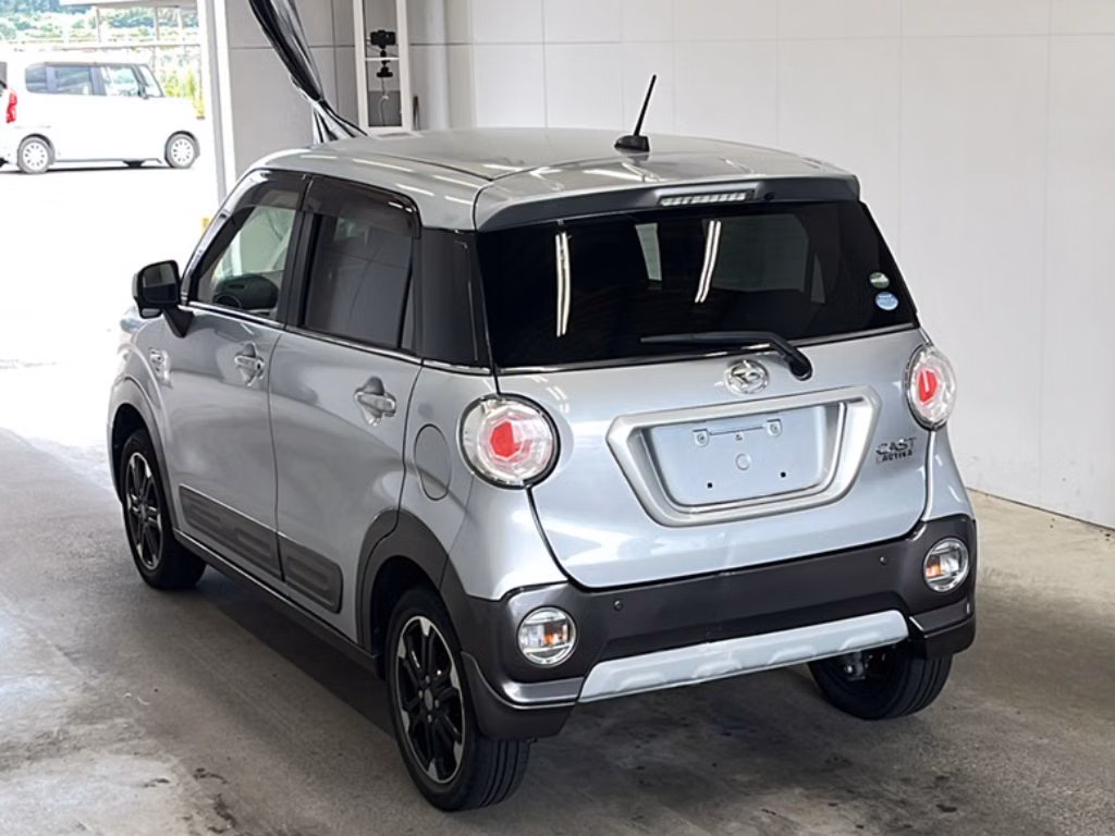 DAIHATSU CAST