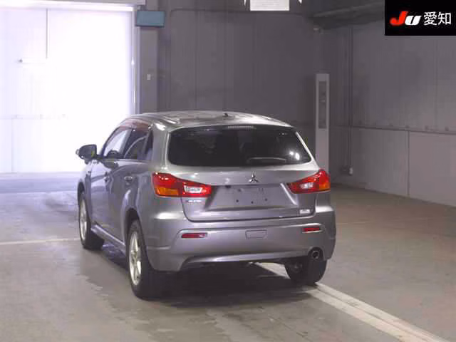 MITSUBISHI RVR